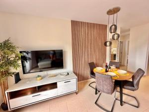 Sunshine Apartment with Sea Viev
