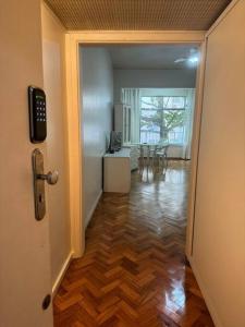 Apartamento 1 quadra da Praia de Copacabana