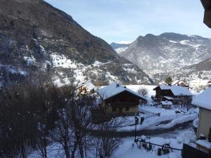 Votre appartement savoyard avec Parking à la télécabine pour skier les 3 Vallées !