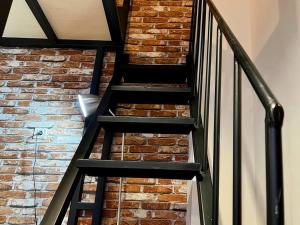 Stylish Studio Dave Apt Depok with Pool, WiFi, Netflix by 2ndHome