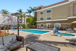 Anaheim Portofino Inn & Suites