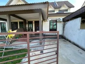 Homestay Cikgu Jasin Bestari - Bemban