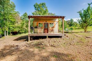 Creek Access, Fire Pit and Grill Summerville Studio