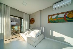 Apartamento com duas suítes no centro de Bombinhas