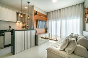 Apartamento com duas suítes no centro de Bombinhas