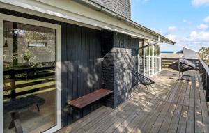 3 Bedroom Stunning Home In Strøby