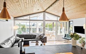 3 Bedroom Stunning Home In Strøby