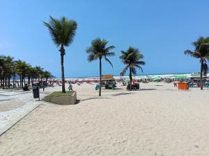 Acorde com o Som do Mar Apto Pé na Areia na Vila Tupi Praia Grande