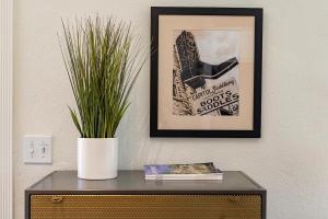 Haus on the Hill - Hot Tub & 1 Mile From Main St