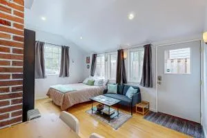 Rosie’s Retro River Flat - Lake Oswego