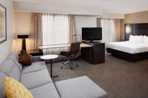 Queen Studio with Sofa Bed room in Residence Inn Arlington