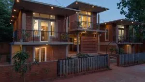 Vana by Loka - Nature Inspired Studios - Cheyūr