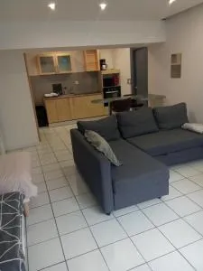 Studio meublé 3 personnes plien pieds - Anneyron