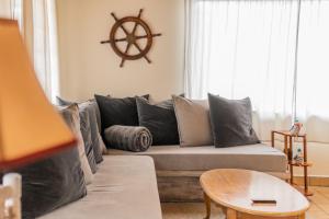 Casa Capitan - BEACHFRONT living