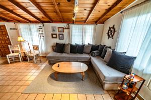 Casa Capitan - BEACHFRONT living