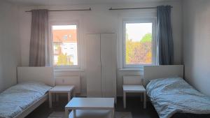 Crew Quartier ALL-INCLUSIVE Serviced Apartments 3 Schlafzimmer mit Küche, Bad Waschmaschine, Flat TV, WiFi, usw in Merseburg Leuna