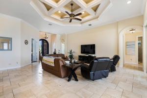 Peace River Waterfront Luxury Living - 5-BD w Pool