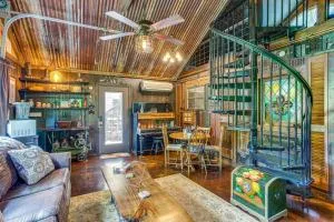 Lake Holbrook Waterfront Vacation Rental with Dock! - Quitman