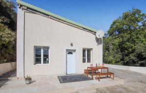 Maisons de vacances Lovely Home In Saint-Peray With Sauna : photos des chambres