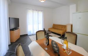 Maisons de vacances Lovely Home In Saint-Peray With Sauna : photos des chambres