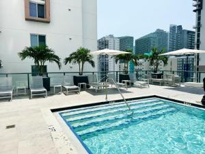 Private Terrace in Luxury 3BR Condo in Brickell