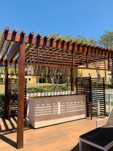 Flat moderno e aconchegante às margens do lago