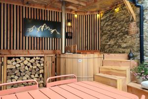 Maisons de vacances Gite romantique avec spa en Bourgogne : photos des chambres