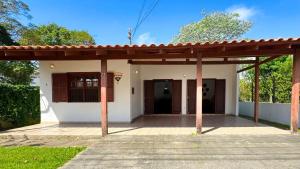 Casa Aconchegante a 100 metros da praia - NDI006