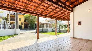 Casa Aconchegante a 100 metros da praia - NDI006