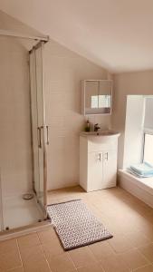 Colton House - Apt 4