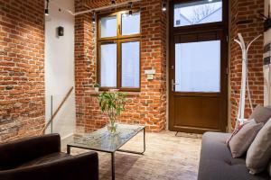 Renesis Apartment