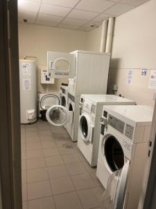 Appartements Studio Harmonie Confluence Lyon City et piscine chauffante : photos des chambres