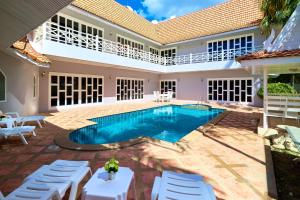 Pool Villa 5bedroom Cosy Beach Pattaya Big area close to the beach