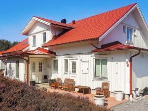 5 person holiday home in KLÖVEDAL