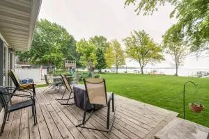 Waterfront Johnson Lake Getaway with Fire Pit! - ماكوك