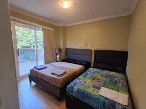 Room With Private Patio Next to Toronto Airport - Milton