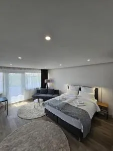 White Estate IZM - 希尔泽