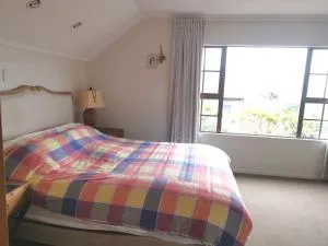Master Bed with Seaview - Waimauku