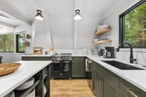 New! River Cabin A-Frame-Remodeled A-Frame on the river, walk to town, lake & dining - McCall