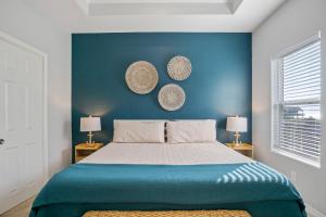 Views! Beachside, Hot Tub, Arcade, Family Beach Retreat with Fun for Every Age!