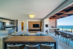 Varandas do Atlântico 502A - Cobertura 3 quartos em condomínio de luxo à beira mar de Bombas