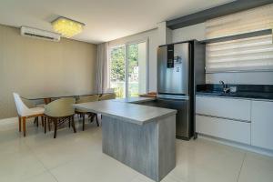 Varandas do Atlântico 502A - Cobertura 3 quartos em condomínio de luxo à beira mar de Bombas