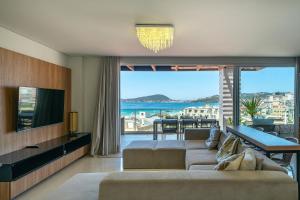 Varandas do Atlântico 502A - Cobertura 3 quartos em condomínio de luxo à beira mar de Bombas