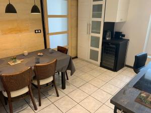 Maison pierre vue sur vignoble