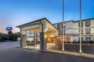 Best Western St. Clairsville Inn & Suites - McMechen