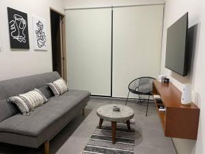 Stylish 2BR Condo near the 5th Avenue & the Beach