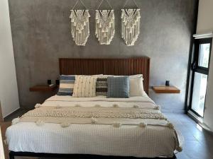 Stylish 2BR Condo near the 5th Avenue & the Beach