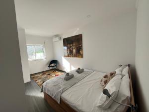 Ocean view by Charmes B