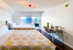 Star Stay Miami Yellow Brickell