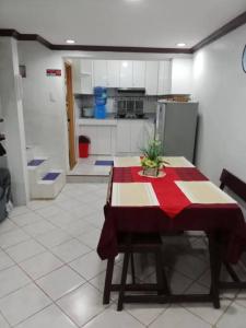 CheapEntireHouse Mel Place in Mandaue with Netflix for 5pax or more